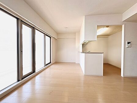 <LD>画像は実際の写真に一部CG加工、修正したものです