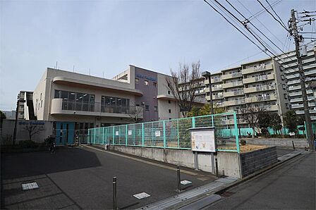 京町いづみ保育園(190m)