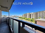 ■Balcony■  開放的なバルコニーは見晴らしもよく、太陽の温かな温もりをめいっぱい受け止めてくれます。