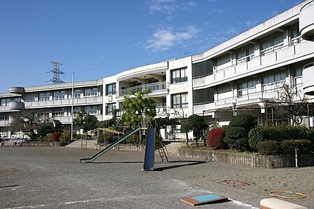 小学校 550m 相模原市立淵野辺東小学校(お子様も安心の距離で学校の行事にも参加しやすいですね！)