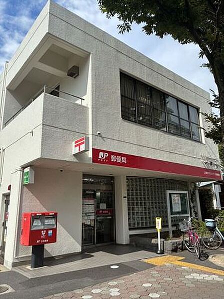 江東区文化センター内郵便局 130m