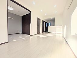 レーガベーネ真鍋 A棟 203号室 2階1LDKのリビング/ダイニング