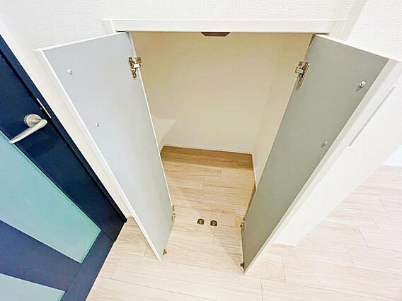 居間収納