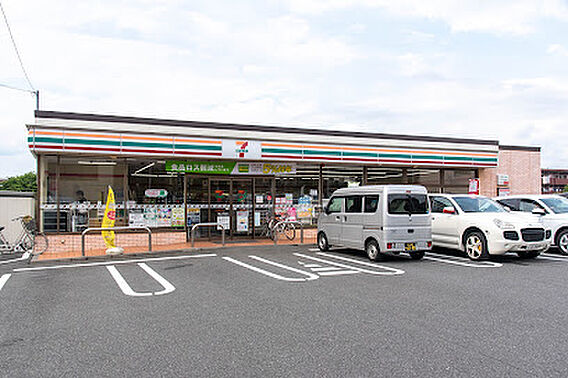 セブン-イレブ...