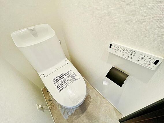 トイレ新規交換...