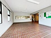 日本総合住生活による管理良好なエントランス