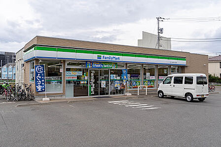 ファミリーマート 立川上砂町五丁目店 徒歩8分