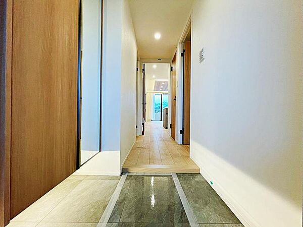 玄関を拡大表示