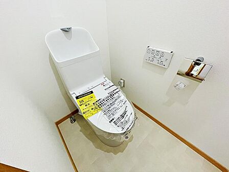 1、3階共にトイレ新規交換済(一体型・ウォシュレット)