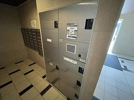 【宅配ボックス】不在時の荷物の受取もできます。　※そのまま使用