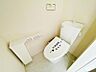 トイレ：気持ちよく使えるすっきりとしたトイレです。
