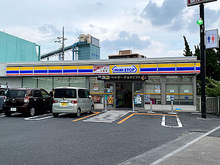 ミニストップ 調布多摩川1丁目店 徒歩3分