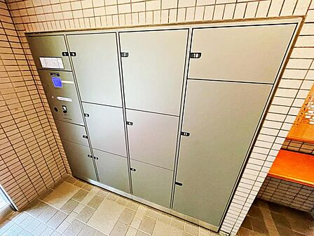 【宅配ボックス】不在時の荷物の受取もできます。