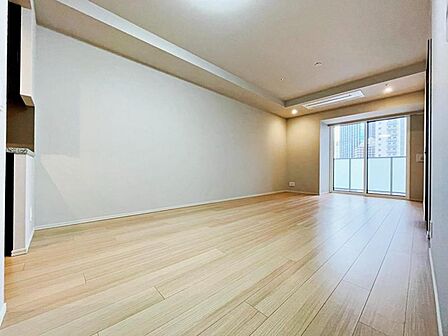 南向けのリビング。採光・通風良好です。