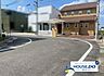 外観：前面道路含む現地写真