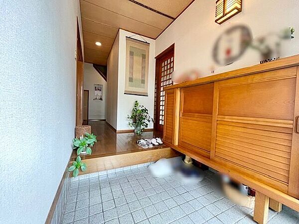 玄関を拡大表示