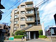 近鉄奈良「富雄」駅徒歩１８分。南・東角部屋、陽当り良好。専用面積８４．４平米。間取り４ＬＤＫ。平成２８年４月室内リノベーション実施