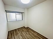 日当たり良好な洋室！様々な用途でご使用いただけます。