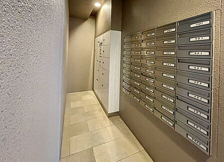宅配ボックス付き!留守の時にも安心です。