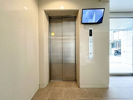 エレベーター付きで部屋までの昇り降りも安心です♪