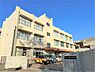 周辺：錦ヶ丘中学校まで1500m、徒歩約19分　校訓：「清新 好学 躍進」　教育目標：校訓を大切にし、自ら気づき、考え、行動する錦ケ丘中生徒の育成