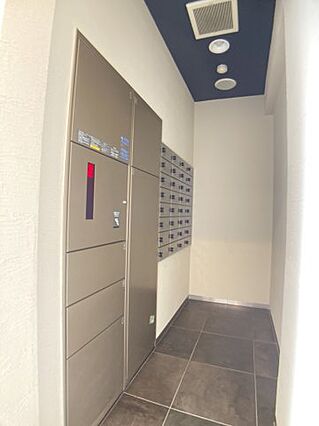 宅配ロッカーが...