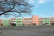 日野市立日野第一小学校 176m