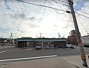 ファミリーマート岸里東二丁目店 318m
