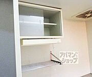 食器や調味料も置けますね・