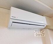 新しいエアコン付いております
