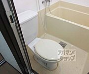 清潔感のあるトイレです