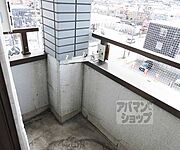広いバルコニです。