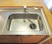深めに設計されていて水が飛び散りにくい