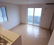 横の窓は角部屋のみです。