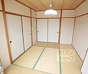 和室6帖のお部屋です。