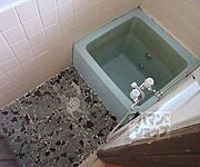 タイルがオシャレなバスルームです