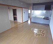 天井など一部はコンクリート打ちっぱなし。