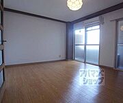 日当りの良好な広めのお部屋です