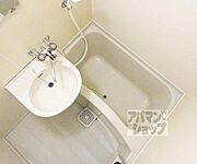 コンパクトなお風呂です