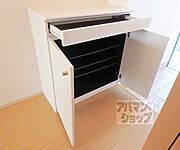 あると助かるシューズボックスです