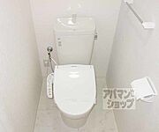 ウォシュレット付のトイレです