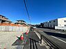 外観：前面道路含む現地写真