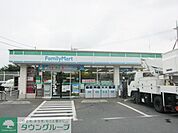 ファミリーマート立川西砂町店 徒歩1分。コンビニ 80m