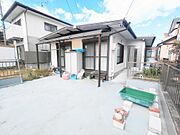 広い庭があるので、ガーデニング、愛犬の遊び場としても大活躍。