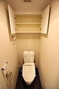 ★トイレには収納が付いていて便利★