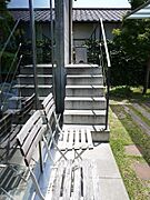 キッチン勝手口を出るとテラス席があります。