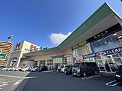 ハローズ栗林公園店　20m　徒歩1分