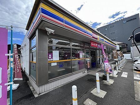 ミニストップまで210m、徒歩3分