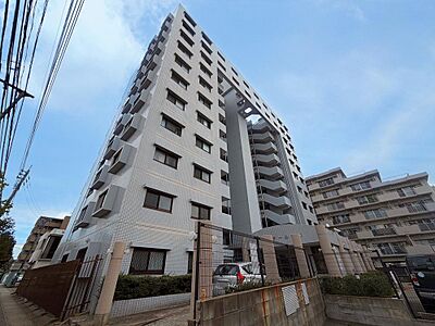 外観:手入れの行き届いた外観♪室内のお写真も追加していきますのでマイリスト登録お願いいたします! 外観:手入れの行き届いた外観♪室内のお写真も追加していきますのでマイリスト登録お願いいたします!