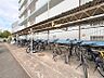 駐車場：敷地内に自転車置き場を完備。雨の日も駐輪しやすい屋根付きです。通勤・通学、ちょっとしたお買い物にも便利にご利用いただけます。
